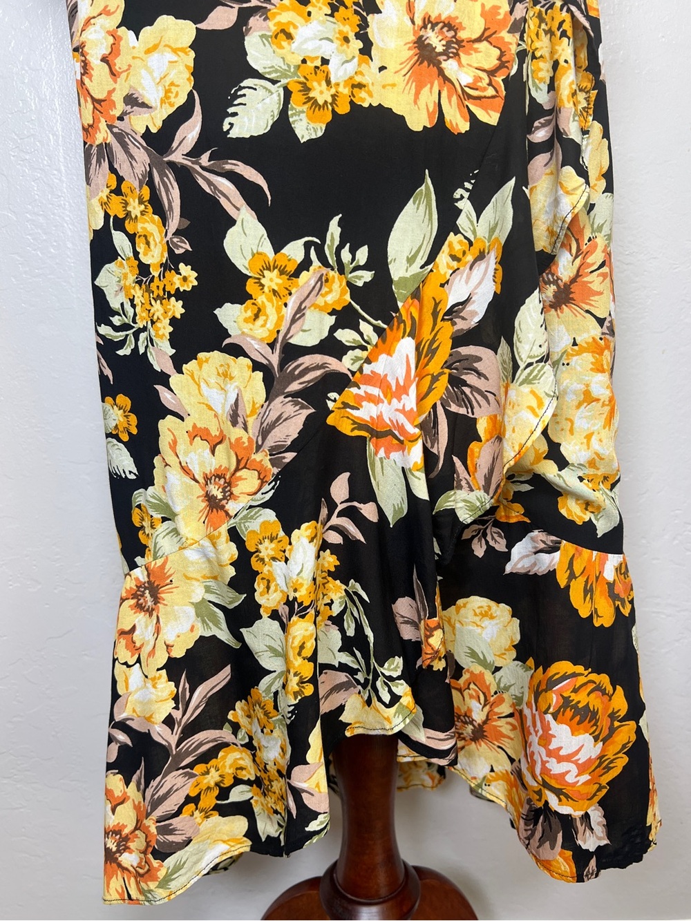 BARDOT Women’s Size S Black Yellow Floral Sleeveless Faux Wrap Peplum Midi Dress - Picture 6 of 13